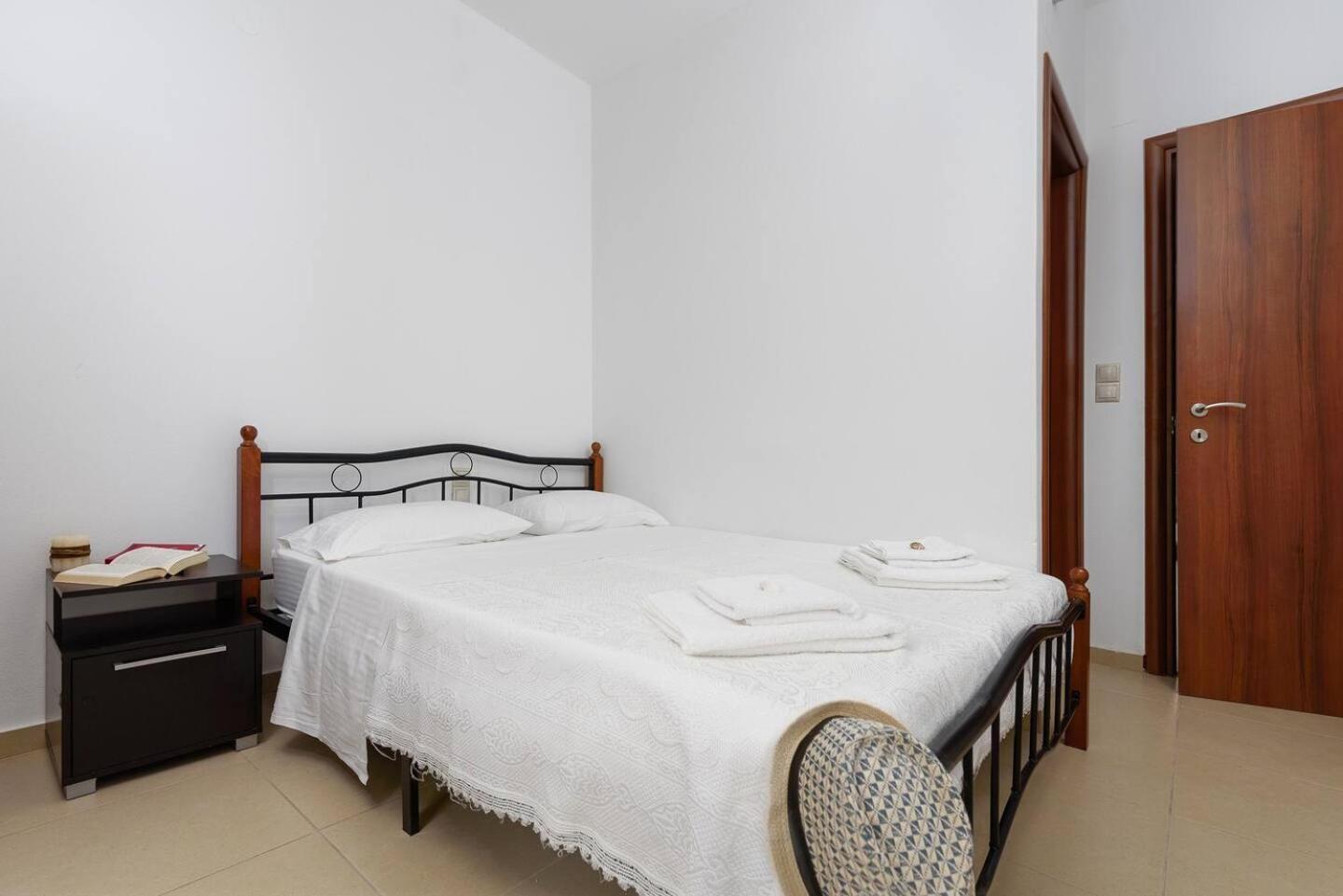 Sofia Apartment, With Sea & Mountain View * Kalamaki (Heraklion)